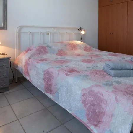 Niovi's Seaside House 펜션 *