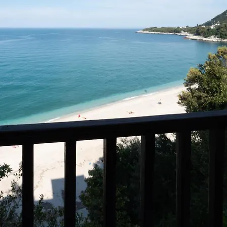 펜션 Niovi's Seaside House