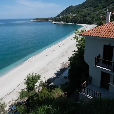 Niovi's Seaside House