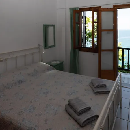 펜션 Niovi's Seaside House