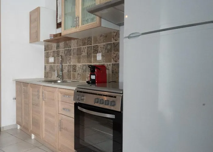 Niovi's Seaside House *